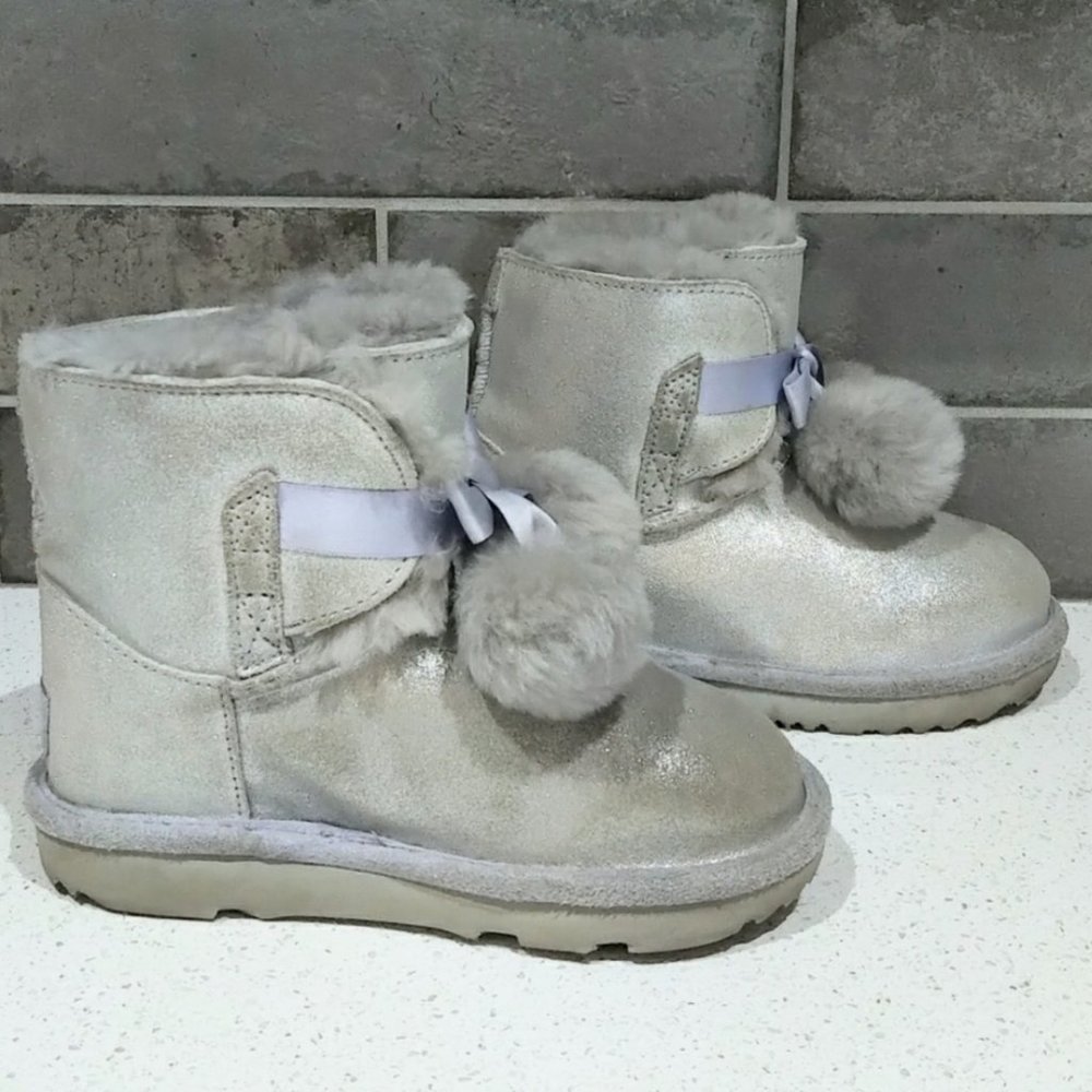 UGG K Gita Metallic Pull-On Boot - Silver - Picture 6 of 9